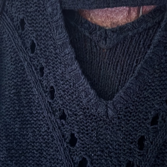 Black open-back sweater - Picture 3 of 4